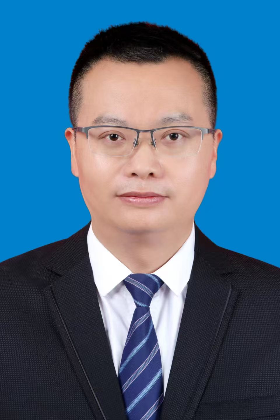 李强任德阳发展控股集团有限公司董事长